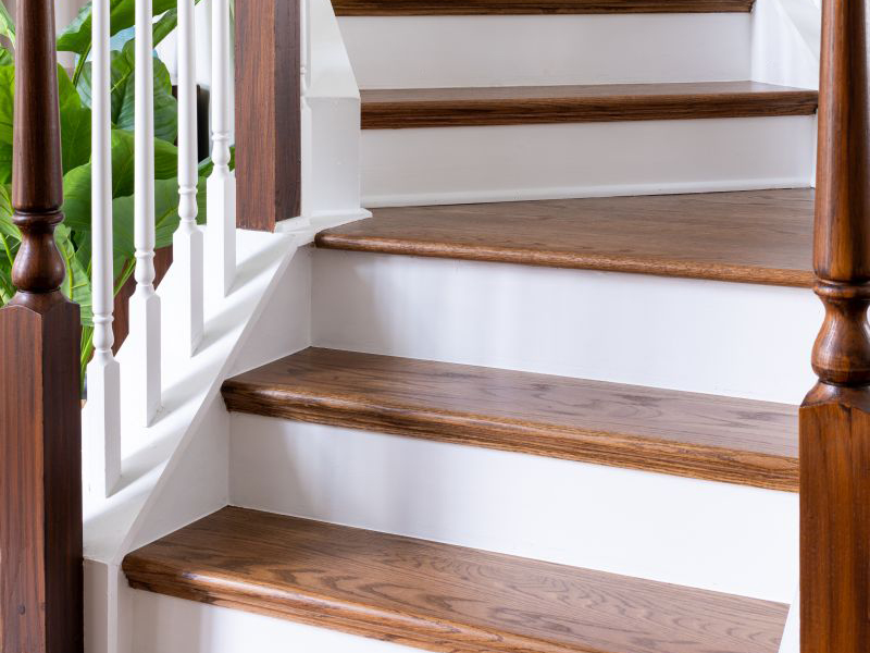 Custom-Staircases--800x600